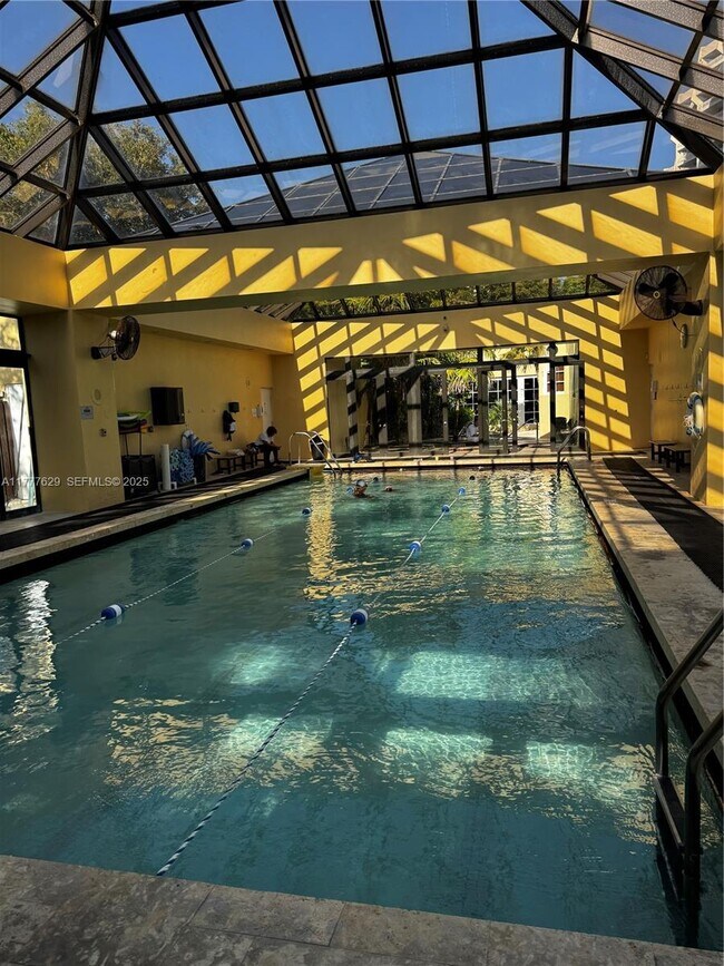 Building Photo - 2000 Towerside Terrace