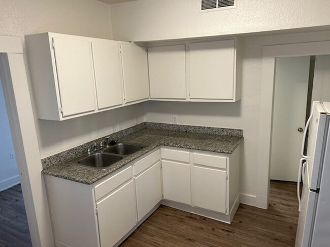 Building Photo - 3448 Y St