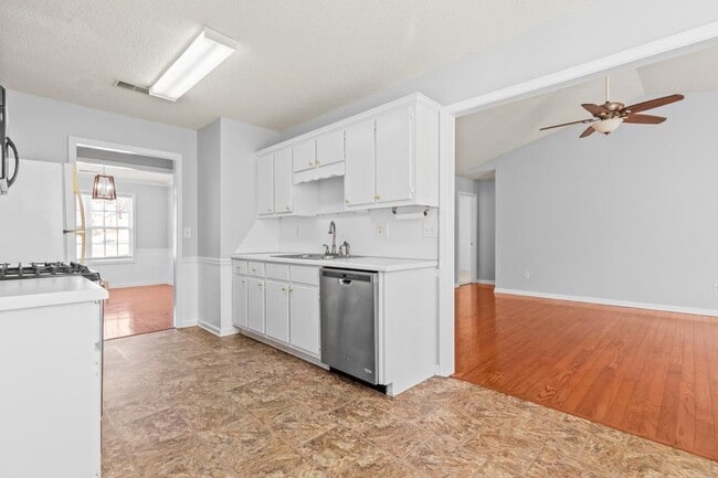 Building Photo - 1707 Mountain Fort Way