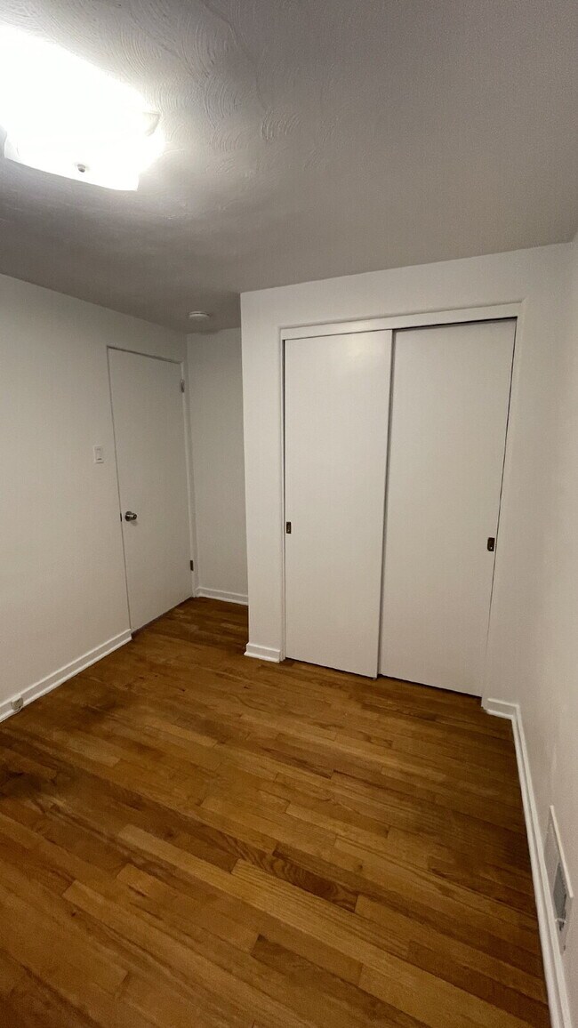 Building Photo - Charming 3 bed, 2 bath with finished basement!