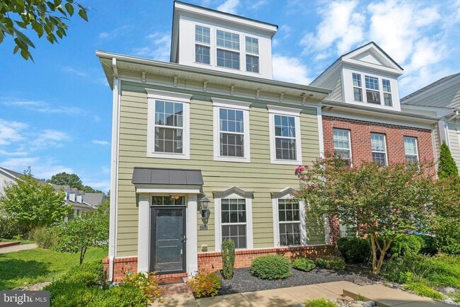 Building Photo - 59 Steeplechase Dr