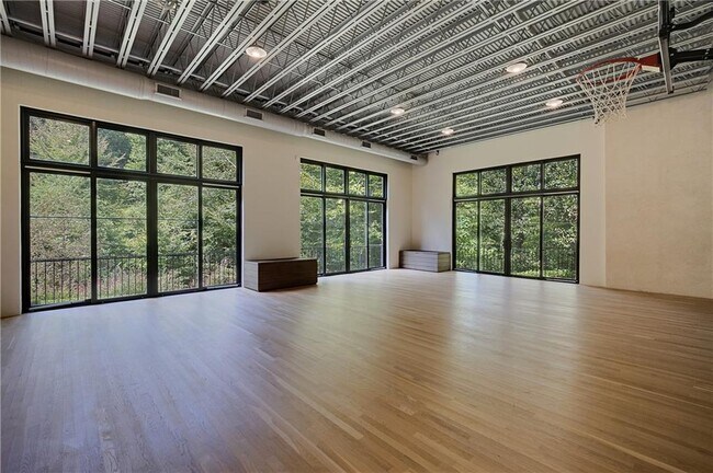 Building Photo - 3570 Knollwood Dr NW