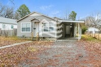 Building Photo - 1413 S Bailey St