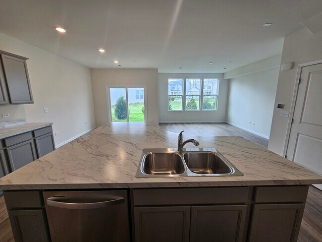 Building Photo - 5954 Hawkweed Dr
