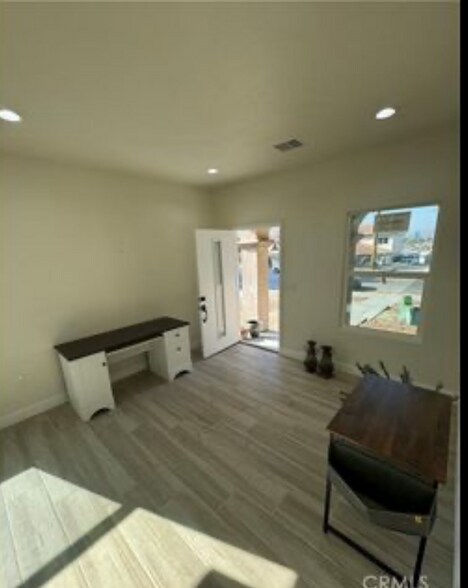 Building Photo - 1410 E Yucca Dr