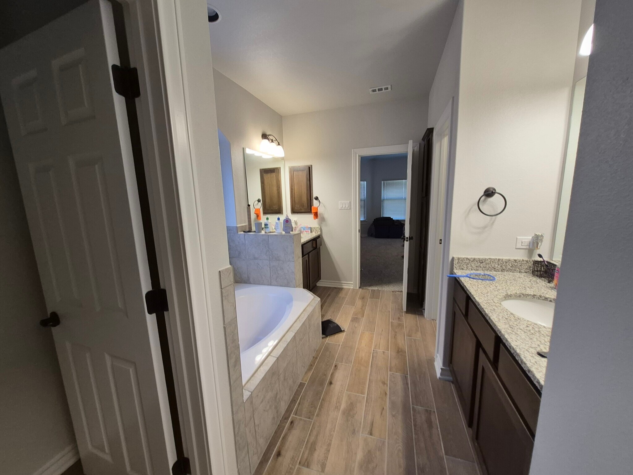 Building Photo - 7034 Comanche Star