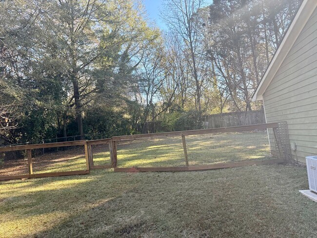 Building Photo - Eastside Home in Quiet Neighborhood