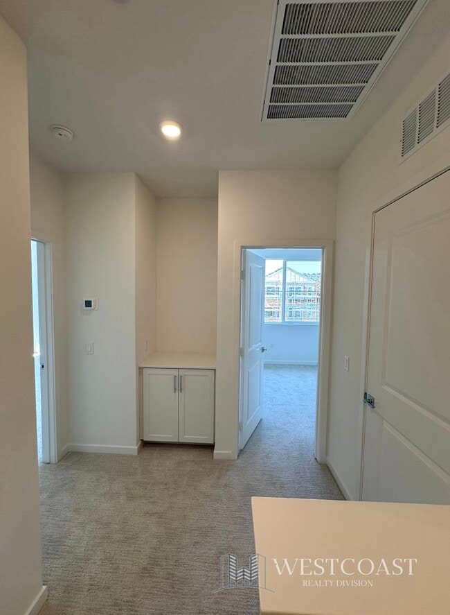 Building Photo - 5954 Catskills Ct