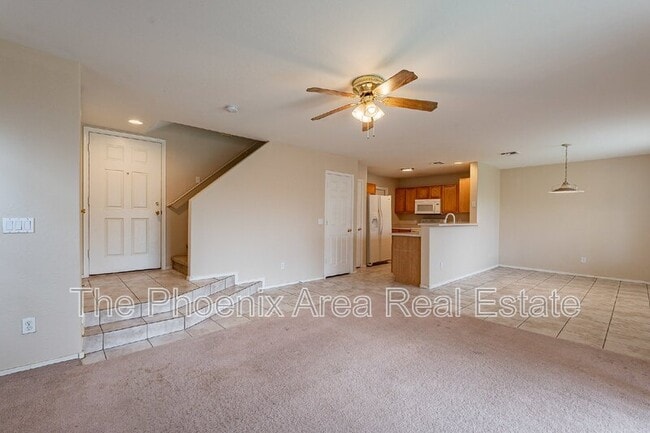 Building Photo - 11928 W Columbine Dr