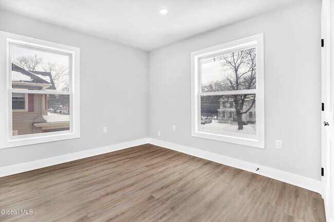 Building Photo - 103 E High St