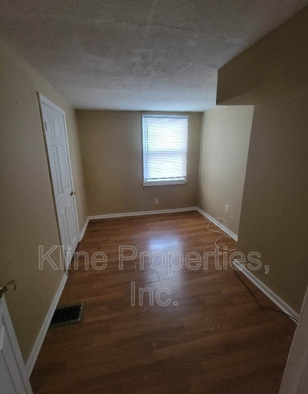 Building Photo - 4324 Winthrop Ave