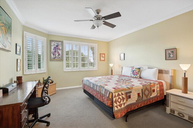 Building Photo - 4112 W Palm Aire Dr