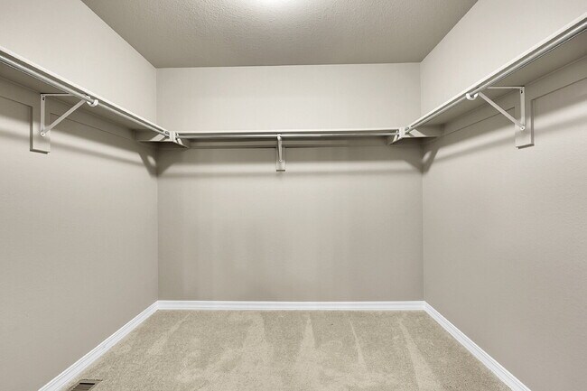 Building Photo - $2,795 - 3 Bed, 2.5 Bath Home with Fenced ...