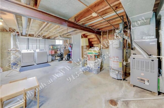 Building Photo - Beautiful Updated 3 Bed 3 Bath Home in Ove...