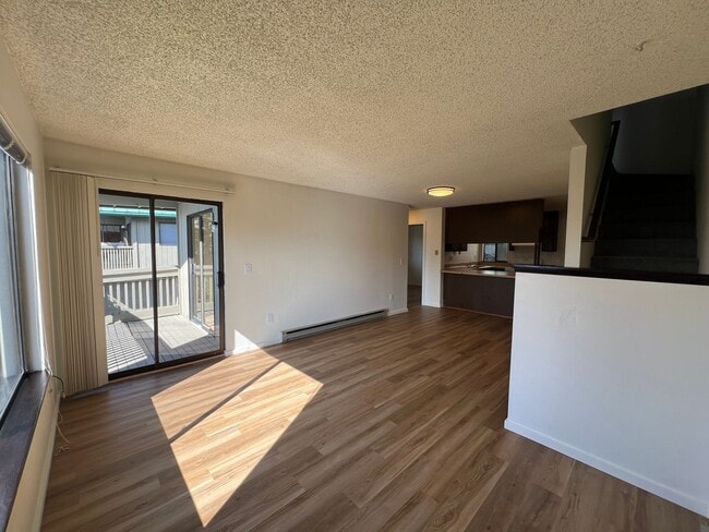 Building Photo - 2111 Knox Ave