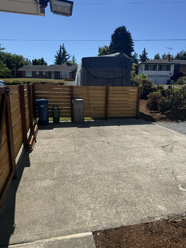 Building Photo - Charming 1-Bed Retreat in Kent: Cozy 460 Sq Ft Unit with Full Bath!