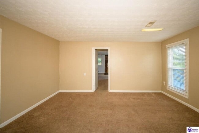 Building Photo - 5113 Rineyville Rd