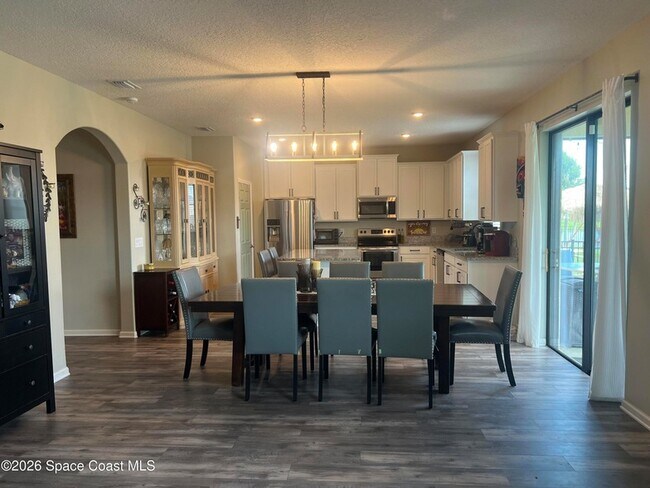 Building Photo - 4061 Dragonfly Dr