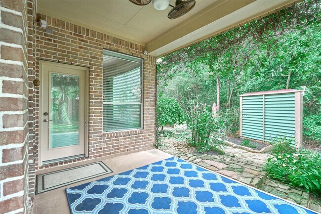 Building Photo - 18 Jester Oaks Pl