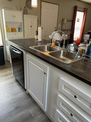 Kitchen - 139 Crimson Rose Way
