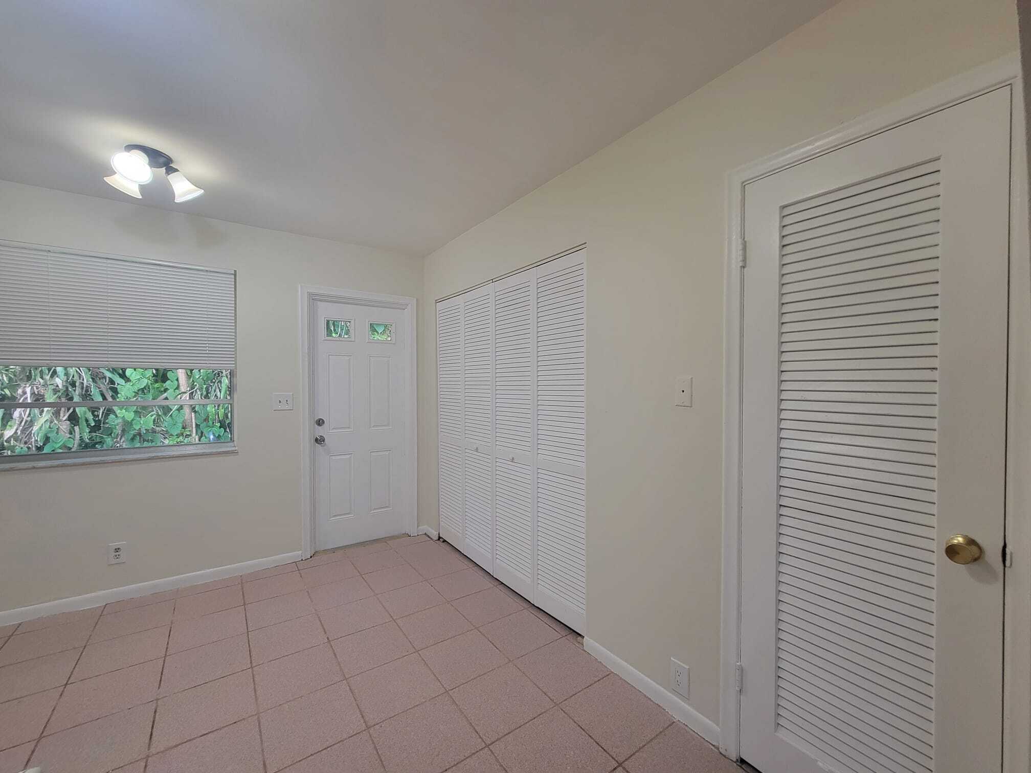 Building Photo - 2526 Taylor St