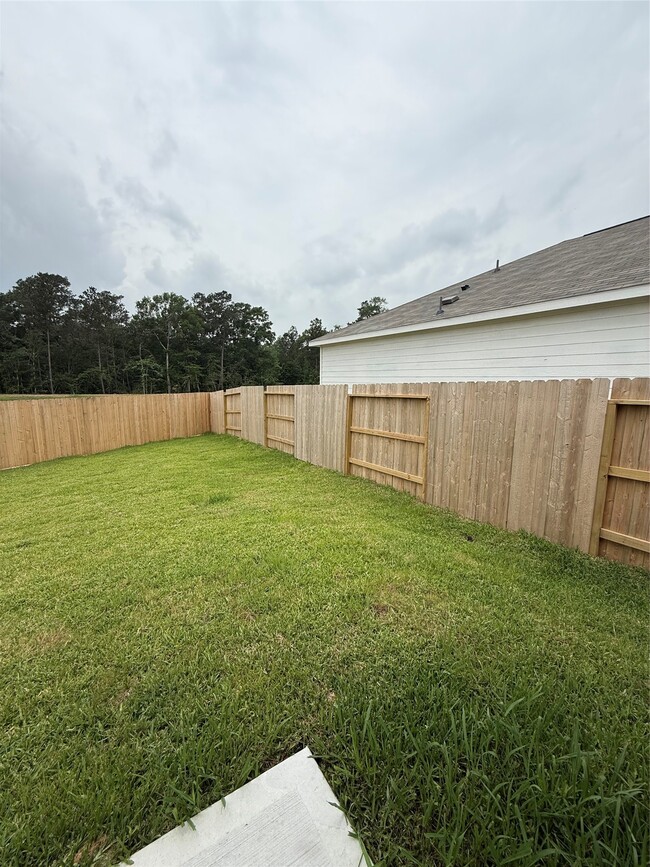 Building Photo - 335 Parkin Ct