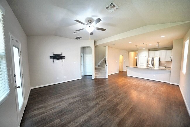 Building Photo - Beautiful Rental in Converse! Realtor Comm...