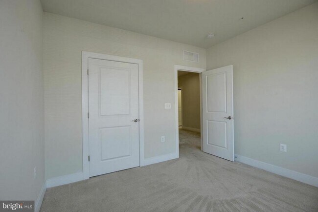 Building Photo - 2009 Richmond Hwy