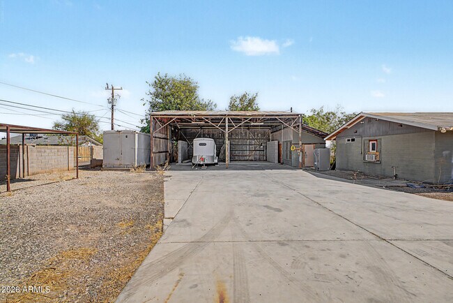 Building Photo - 317 N Elm St