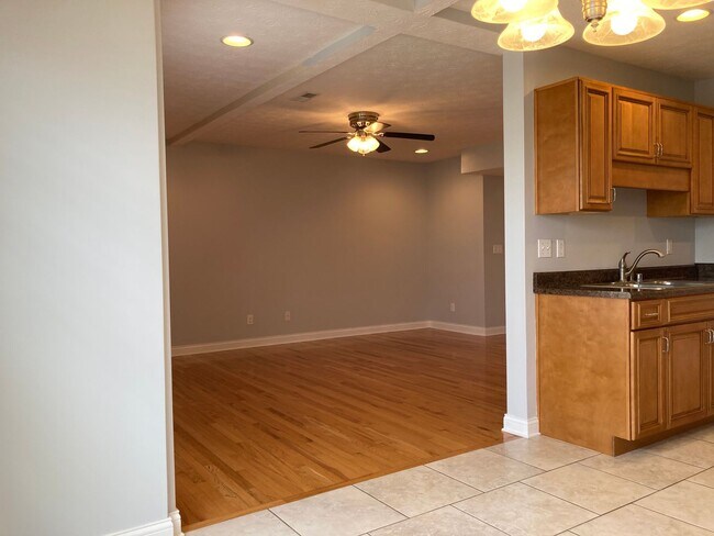 Building Photo - 141 Twin Lakes Dr