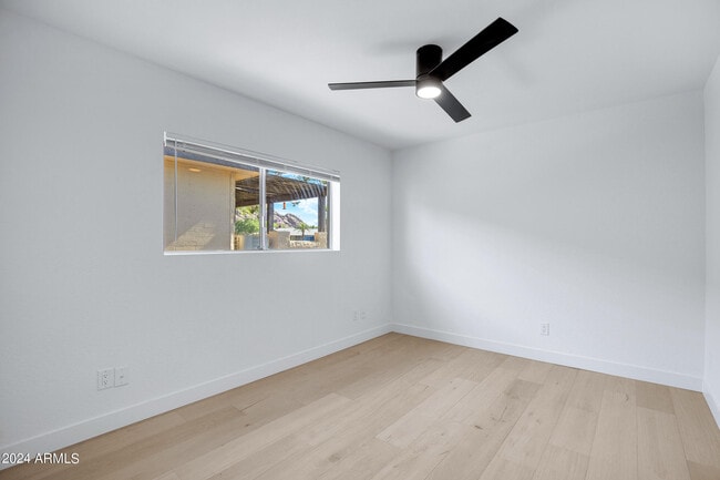 Building Photo - 2514 N 60th Pl