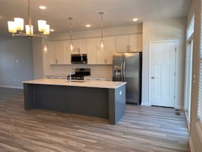 Building Photo - Townhome in Avinity Estates