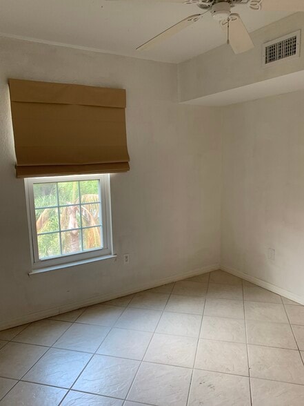 Bedroom - 23560 Walden Center Dr