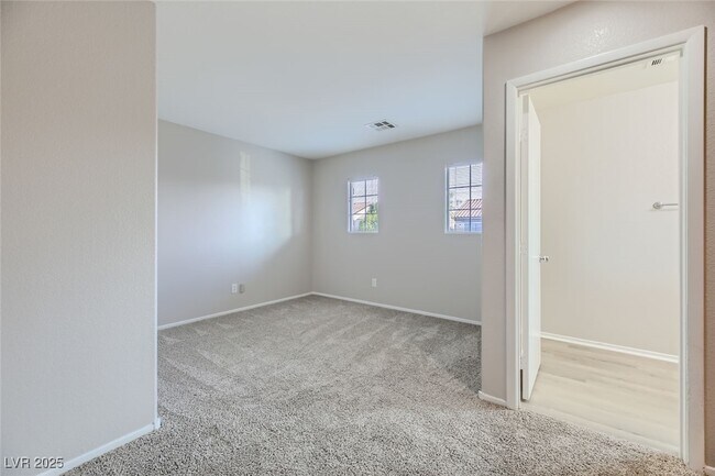 Building Photo - 535 Primrose Hill Ave
