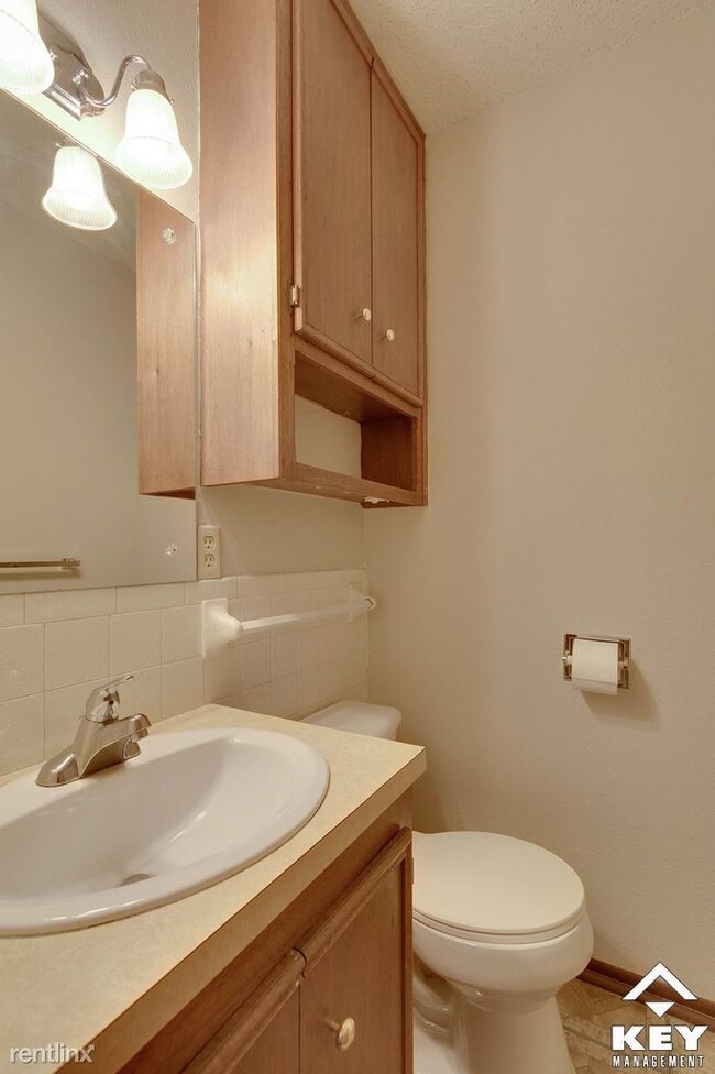 Building Photo - 2 br, 1.5 bath Townhome - 3003 S Brandywin...