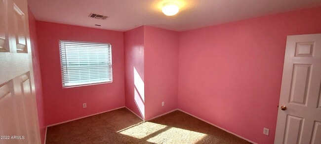 Building Photo - 518 W Black Hawk Pl