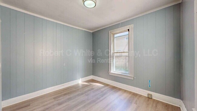 Building Photo - 31 William St