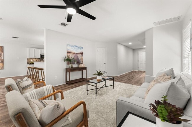 Building Photo - 1401 Wheatfall Ln