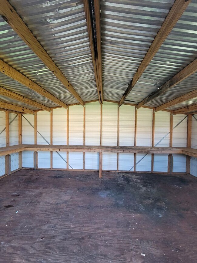 Building Photo - Callaway 3 bedroom 2 bath home with 2 car ...