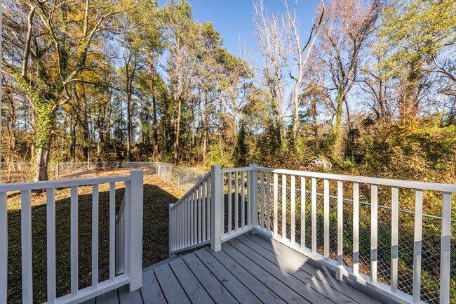 Building Photo - Welcome to this beautiful newly renovated 3-bedroom home!