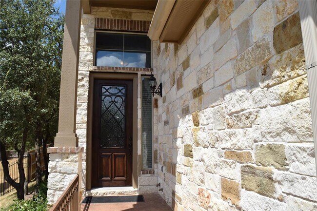 Building Photo - 504 Hummingbird Ln
