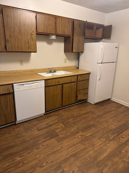 Building Photo - 3025 Bernice St