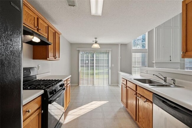 Building Photo - 9155 Friarbridge Dr