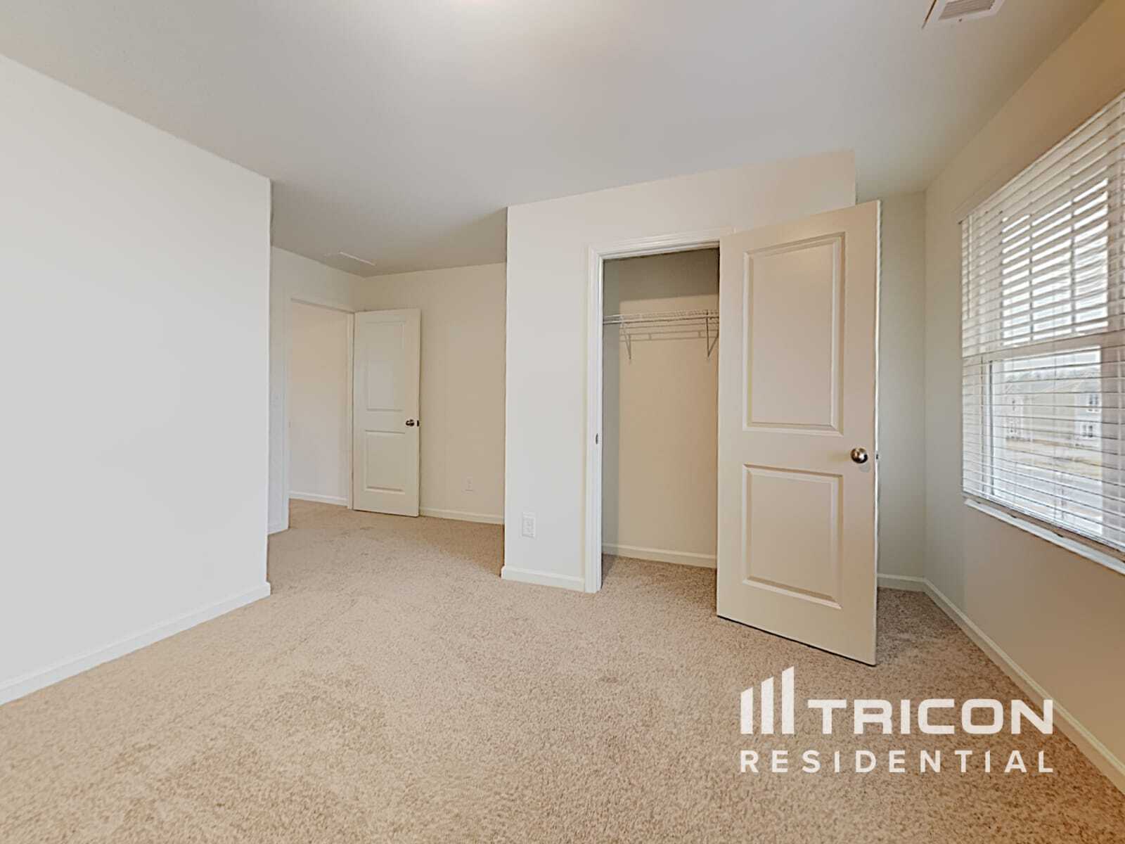 Building Photo - 2137 Hudson Dr