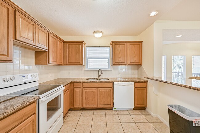 Building Photo - 7706 Channelview Dr