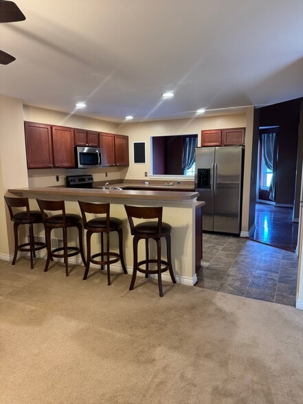 Kitchen - 52 Grandview Cir