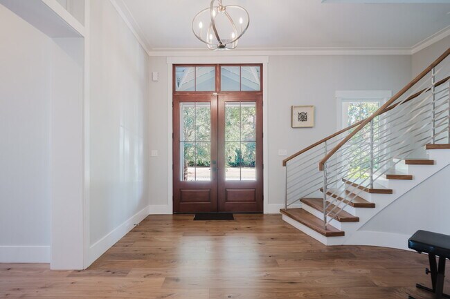 Building Photo - Stunning Custom Home in Palmetto Bluff