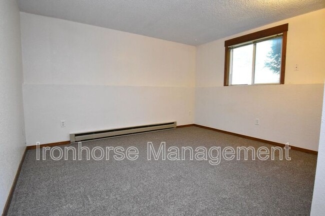 Building Photo - 119 S 15th Ave