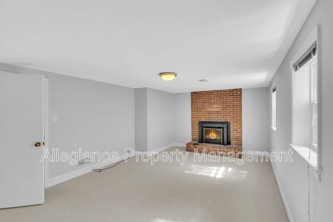 Building Photo - 3548 N Valley St