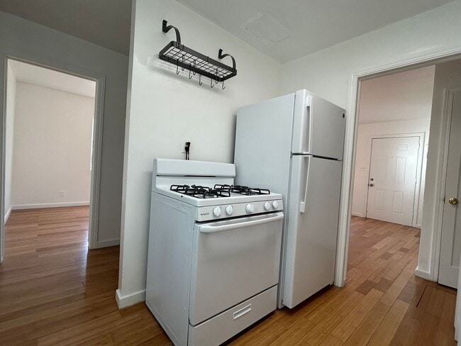 Building Photo - 1295 Floral Ave